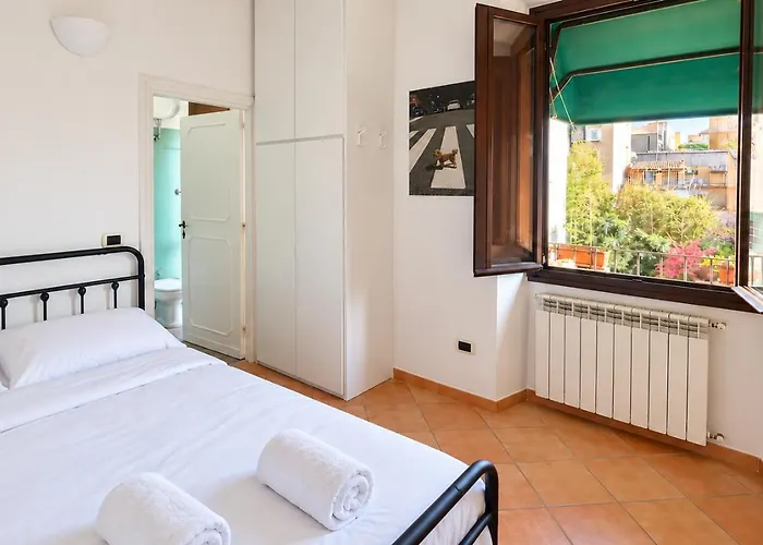 Elegantis D'alibert With Private Balcony - Comfort In The Heart Of Trastevere Apartment