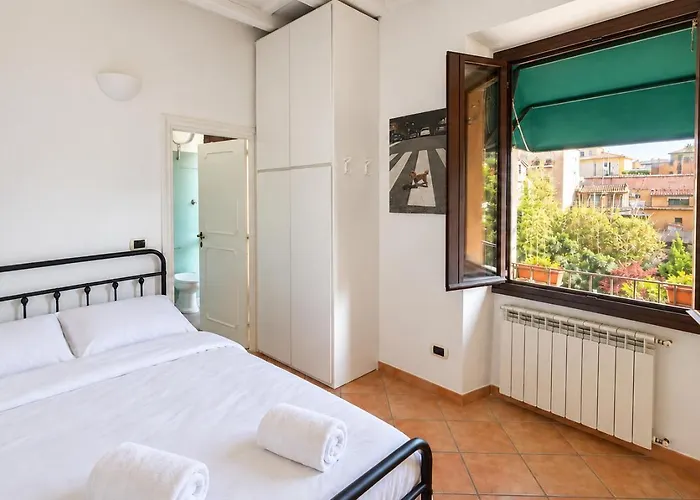 Elegantis D'alibert With Private Balcony - Comfort In The Heart Of Trastevere *